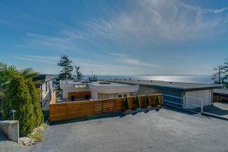 Photo 2: 14837 PROSPECT Avenue: White Rock House for sale in "WHITE ROCK" (South Surrey White Rock)  : MLS®# R2365629