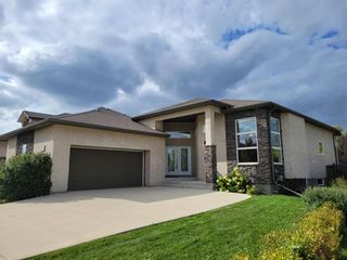 Photo 1: 3 River Valley Drive in Winnipeg: Royalwood Residential for sale (2J)  : MLS®# 202222914