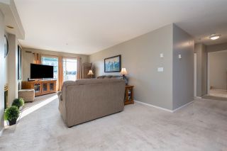 Photo 4: 312 20177 54A Avenue in Langley: Langley City Condo for sale in "STONEGATE" : MLS®# R2419590