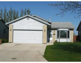 Photo 1: 65 FILBERT in WINNIPEG: North Kildonan Residential for sale (North East Winnipeg)  : MLS®# 2809484