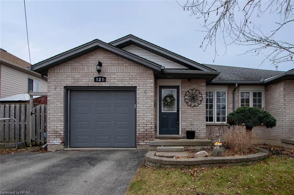 Main Photo: 121 Walsh Crescent in Stratford: 22 - Stratford Single Family Residence for sale : MLS®# 40517869