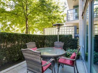 Photo 2: 495 BROUGHTON Street in Vancouver: Coal Harbour Townhouse for sale in "DENIA" (Vancouver West)  : MLS®# R2096844