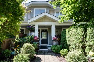 Photo 1: 8 20460 66 Avenue in Langley: Willoughby Heights Townhouse for sale in "Willow's Edge" : MLS®# R2187341