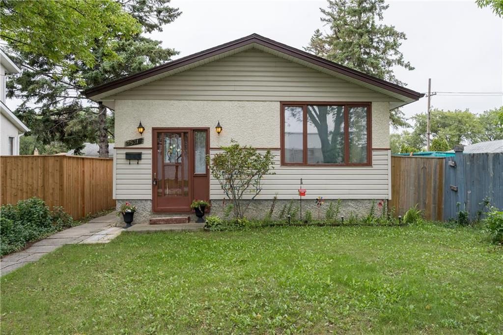 Main Photo: 531 Pandora Avenue West in Winnipeg: West Transcona Residential for sale (3L)  : MLS®# 202121126