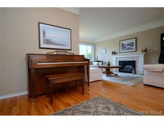 Photo 4: 931 Lavender Ave in VICTORIA: SW Marigold House for sale (Saanich West)  : MLS®# 735227