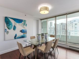 Photo 2: 2001 1500 HORNBY Street in Vancouver: Yaletown Condo for sale in "888 Beach" (Vancouver West)  : MLS®# R2225315