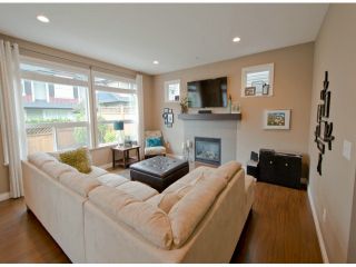 Photo 7: 18103 70A Avenue in Surrey: Cloverdale BC House for sale in "Provinceton" (Cloverdale)  : MLS®# F1315735