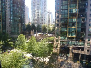 Photo 5: 613 1333 W GEORGIA Street in Vancouver: Coal Harbour Condo for sale in "Qube" (Vancouver West)  : MLS®# V1024937