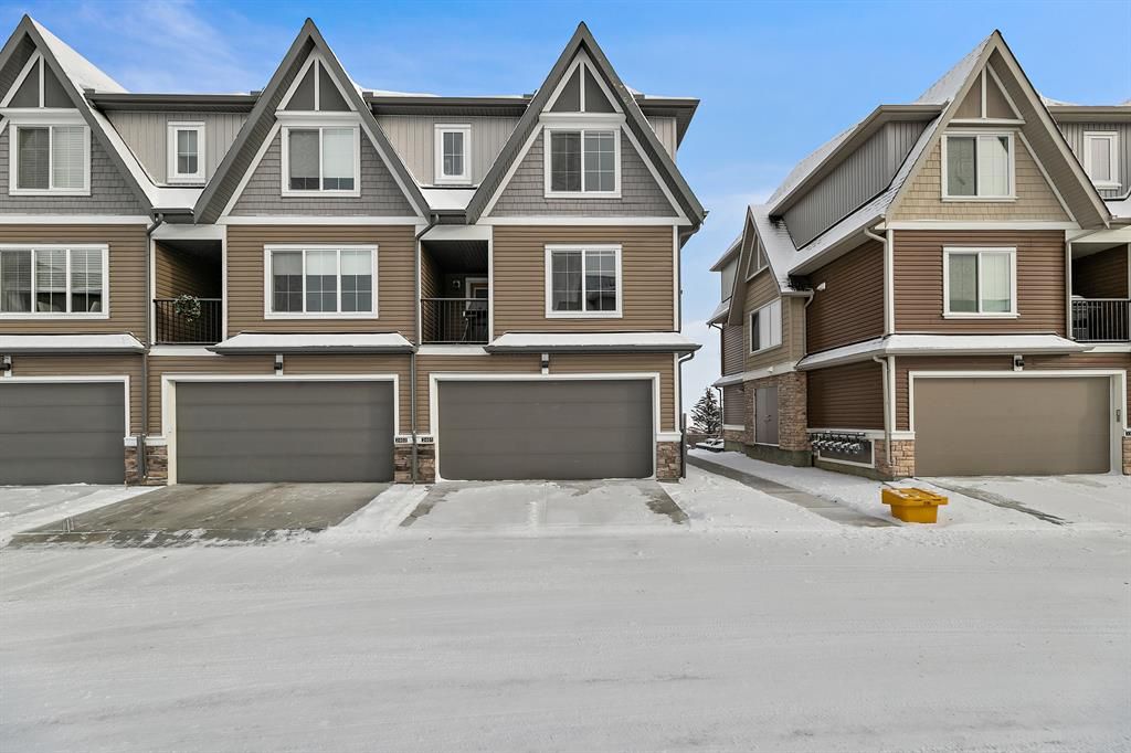 Main Photo: 2401 250 Fireside View: Cochrane Row/Townhouse for sale : MLS®# A2015030