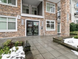 Photo 1: 203 19940 BRYDON Crescent in Langley: Langley City Condo for sale in "Brydon Green" : MLS®# R2847170