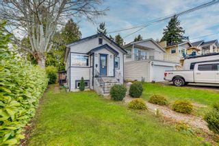 Photo 3: 933 PARKER Street: White Rock House for sale in "East beach" (South Surrey White Rock)  : MLS®# R2854473