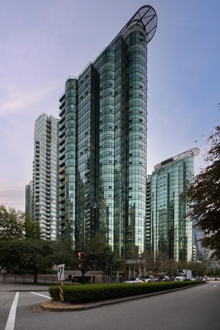 Photo 2: 204 555 JERVIS Street in Vancouver: Coal Harbour Condo for sale in "Harbourside Park" (Vancouver West)  : MLS®# R2641795