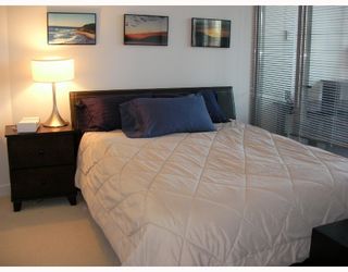 Photo 5: 704 1050 SMITHE Street in Vancouver: West End VW Condo for sale in "STERLING" (Vancouver West)  : MLS®# V732817