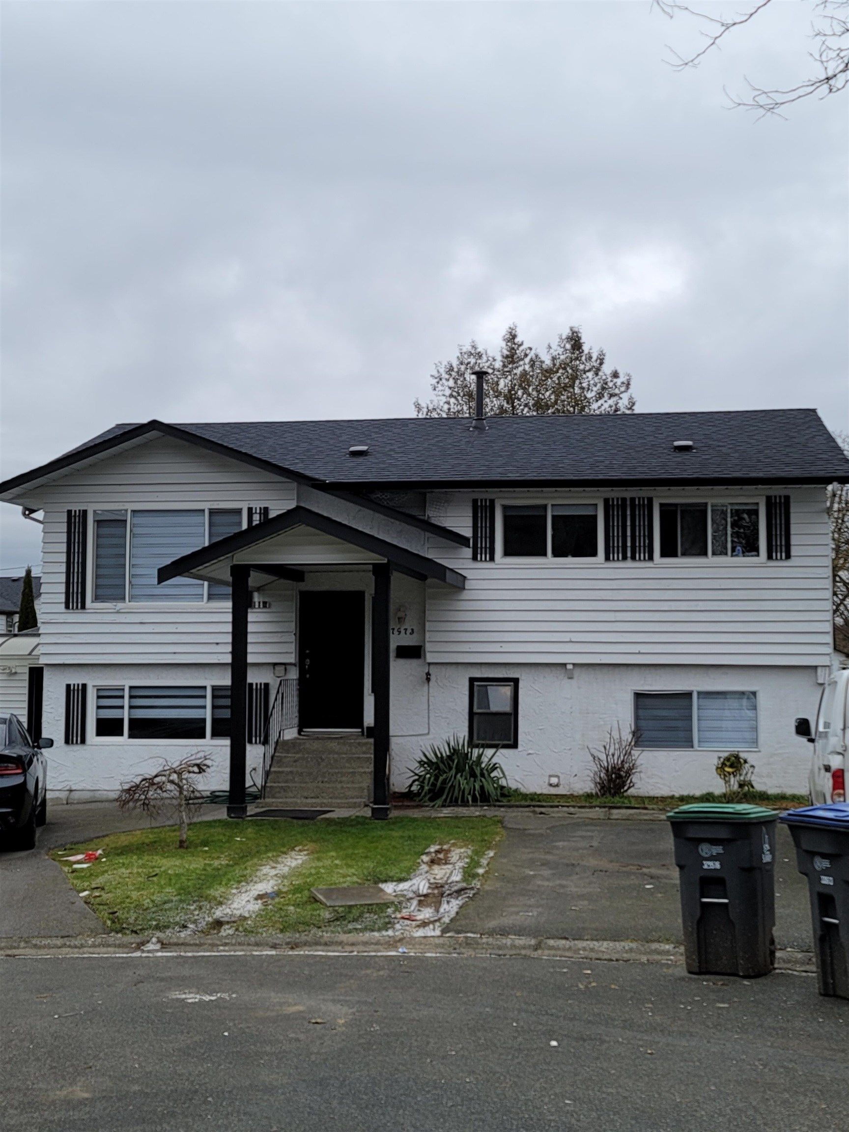 Main Photo: 7973 134A Street in Surrey: West Newton House for sale in "West Newton" : MLS®# R2649176