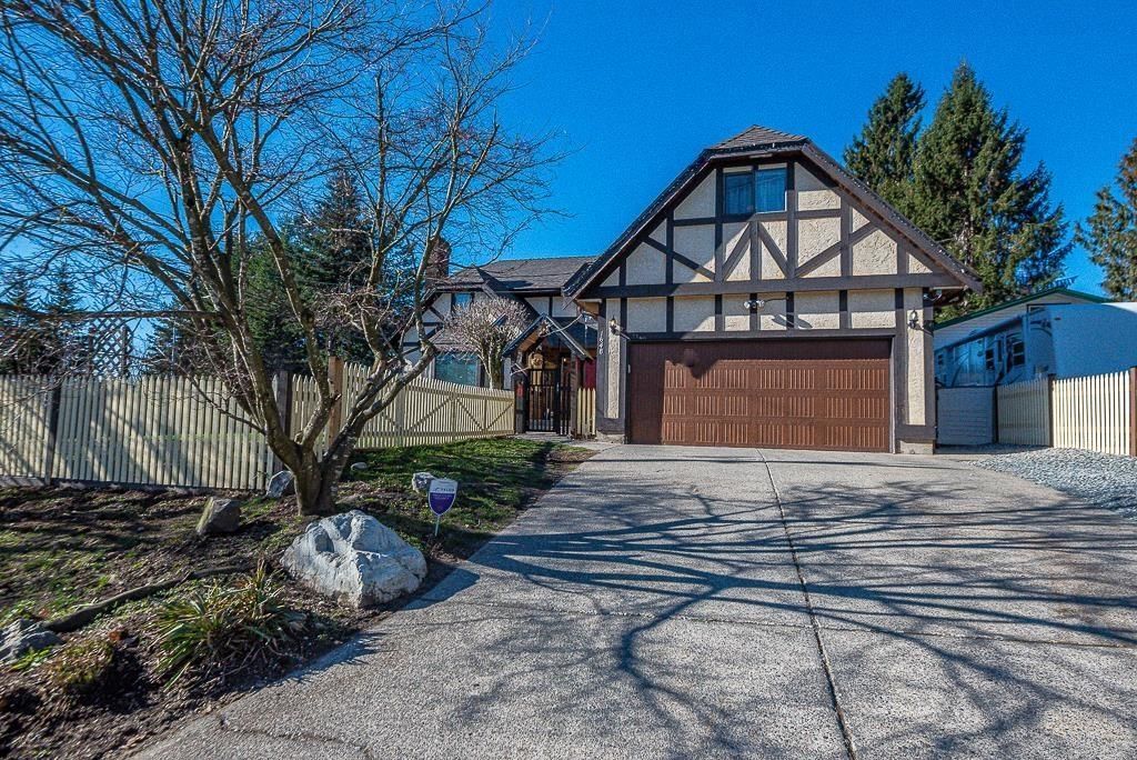 Main Photo: 1648 KEMPLEY Court in Abbotsford: Central Abbotsford House for sale : MLS®# R2824721