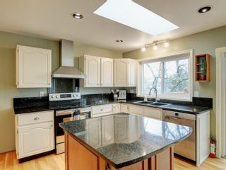 Photo 5: 1017 Southover Lane in Saanich: SE Broadmead House for sale (Saanich East)  : MLS®# 921969