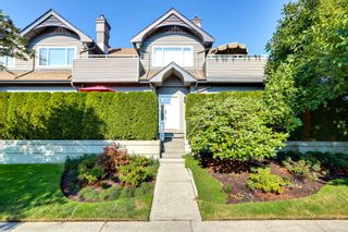 Photo 1: 102 250 E 11TH Street in North Vancouver: Central Lonsdale Townhouse for sale in "Easthill II" : MLS®# R2750834
