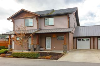 Photo 1: 11 1893 Prosser Rd in Central Saanich: CS Saanichton Row/Townhouse for sale : MLS®# 780048