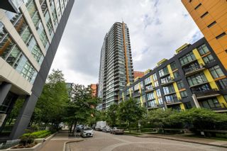 Photo 17: 808 33 SMITHE Street in Vancouver: Yaletown Condo for sale in "Cooper's Lookout" (Vancouver West)  : MLS®# R2701934