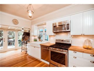 Photo 3: 1776 E 3RD Avenue in Vancouver: Grandview VE House for sale in "THE DRIVE" (Vancouver East)  : MLS®# V1133114