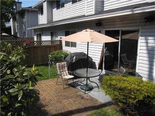 Photo 13: 105 11255 HARRISON Street in Maple Ridge: East Central Townhouse for sale in "RIVER HEIGHTS" : MLS®# V1107539