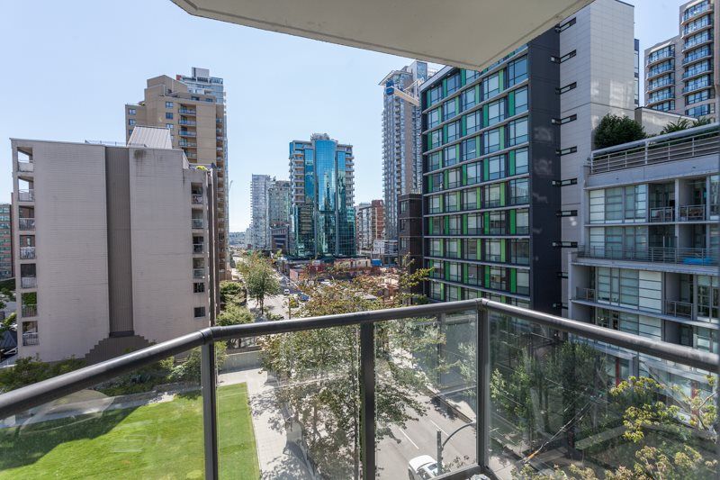 Main Photo: 605 1212 HOWE Street in Vancouver: Downtown VW Condo for sale in "1212 Howe" (Vancouver West)  : MLS®# R2091992