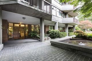 Photo 2: 302 2445 W 3RD Avenue in Vancouver: Kitsilano Condo for sale in "Carriage House" (Vancouver West)  : MLS®# R2294269