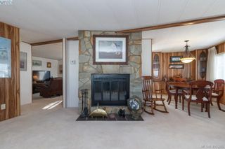 Photo 5: 11 151 Cooper Rd in VICTORIA: VR Glentana Manufactured Home for sale (View Royal)  : MLS®# 805155