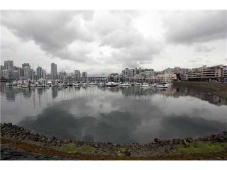Photo 1: 824 MILLBANK in Vancouver: False Creek Townhouse for sale in "HEATHER POINT" (Vancouver West)  : MLS®# V886273