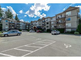 Photo 1: 107 2955 DIAMOND Crescent in Abbotsford: Central Abbotsford Condo for sale in "WestWood" : MLS®# R2462218