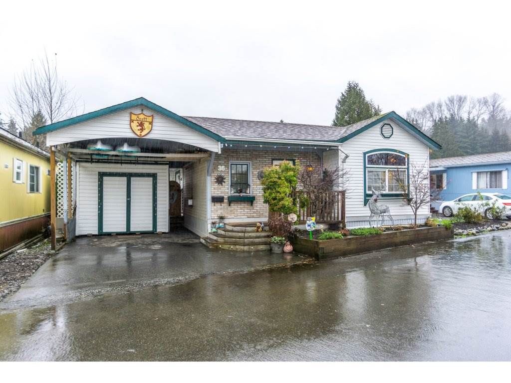 Main Photo: 36 201 CAYER Street in Coquitlam: Maillardville Manufactured Home for sale in "WILDWOOD MANUFACTURED HOME PARK" : MLS®# R2127016