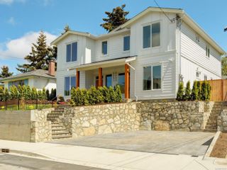Photo 1: 2421 Chambers St in Victoria: Vi Fernwood Half Duplex for sale : MLS®# 915340