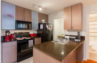 Photo 8: 2201 977 MAINLAND Street in Vancouver: Yaletown Condo for sale in "YALETOWN PARK" (Vancouver West)  : MLS®# R2217552
