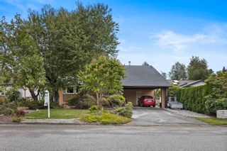 Photo 1: 33472 BALSAM Avenue in Mission: Mission BC House for sale : MLS®# R2816067