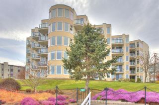 Photo 2: 1A 9851 Second St in Sidney: Si Sidney North-East Condo for sale : MLS®# 871455