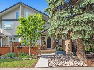 Photo 1: 1 308 14 Avenue NE in Calgary: Crescent Heights Row/Townhouse for sale : MLS®# A2056038