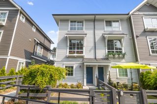 Photo 1: 38 19696 HAMMOND Road in Pitt Meadows: Central Meadows Townhouse for sale : MLS®# R2780432