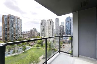 Photo 9: 705 1155 SEYMOUR Street in Vancouver: Downtown VW Condo for sale in "BRAVA NORTH" (Vancouver West)  : MLS®# R2453073