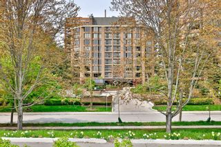 Photo 1: 607 70 Rosehill Avenue in Toronto: Rosedale-Moore Park Condo for sale (Toronto C09)  : MLS®# C5979100