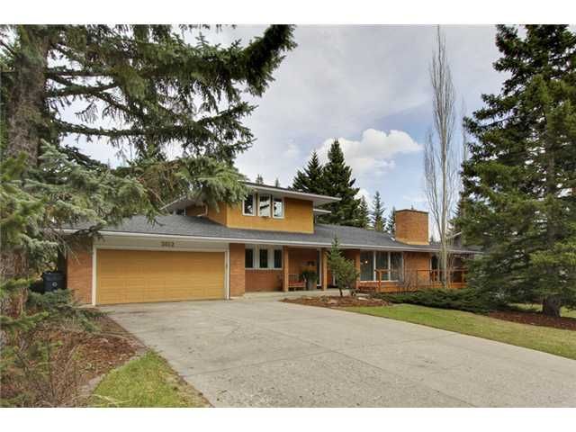 Main Photo: LINDSTROM DR SW in CALGARY: Residential Detached Single Family for sale (Calgary) 