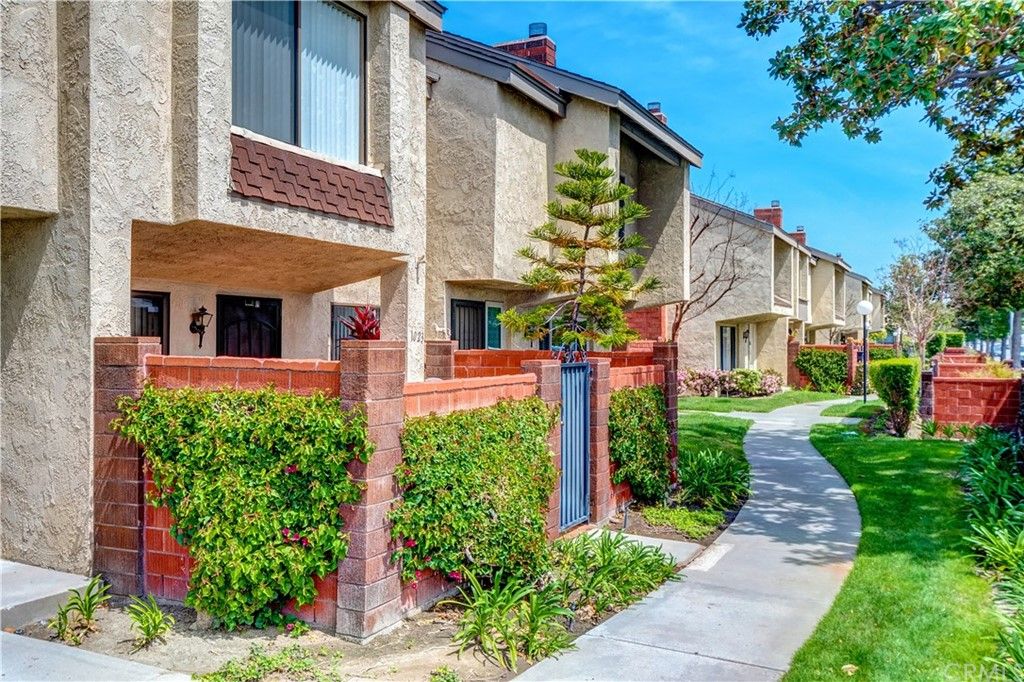 Main Photo: 1023 W Orangewood Avenue in Anaheim: Residential for sale (79 - Anaheim West of Harbor)  : MLS®# PW21073843