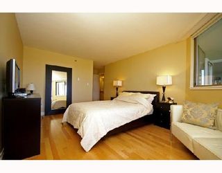 Photo 4: 701 2201 PINE Street in Vancouver: Fairview VW Condo for sale in "MERIDIAN COVE" (Vancouver West)  : MLS®# V669648
