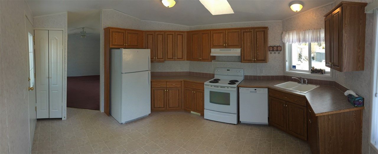 Photo 2: Photos: 4211 KNIGHT Crescent in Prince George: Emerald Manufactured Home for sale (PG City North (Zone 73))  : MLS®# R2127315