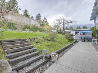 Photo 24: 921 ROSLYN BOULEVARD in North Vancouver: Dollarton House for sale : MLS®# R2487942