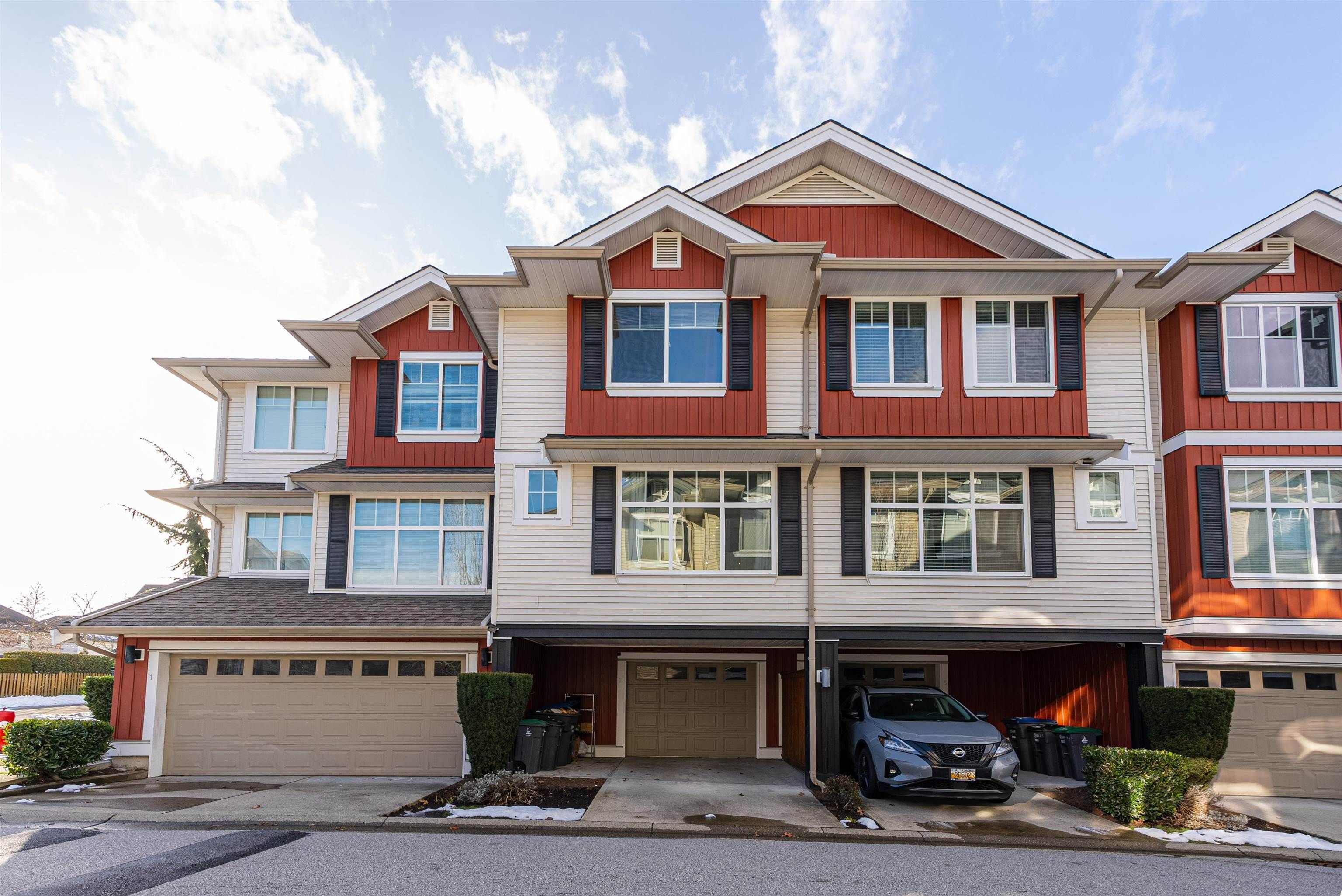 Main Photo: 2 6956 193 Street in Surrey: Clayton Townhouse for sale in "The Edge" (Cloverdale)  : MLS®# R2756954