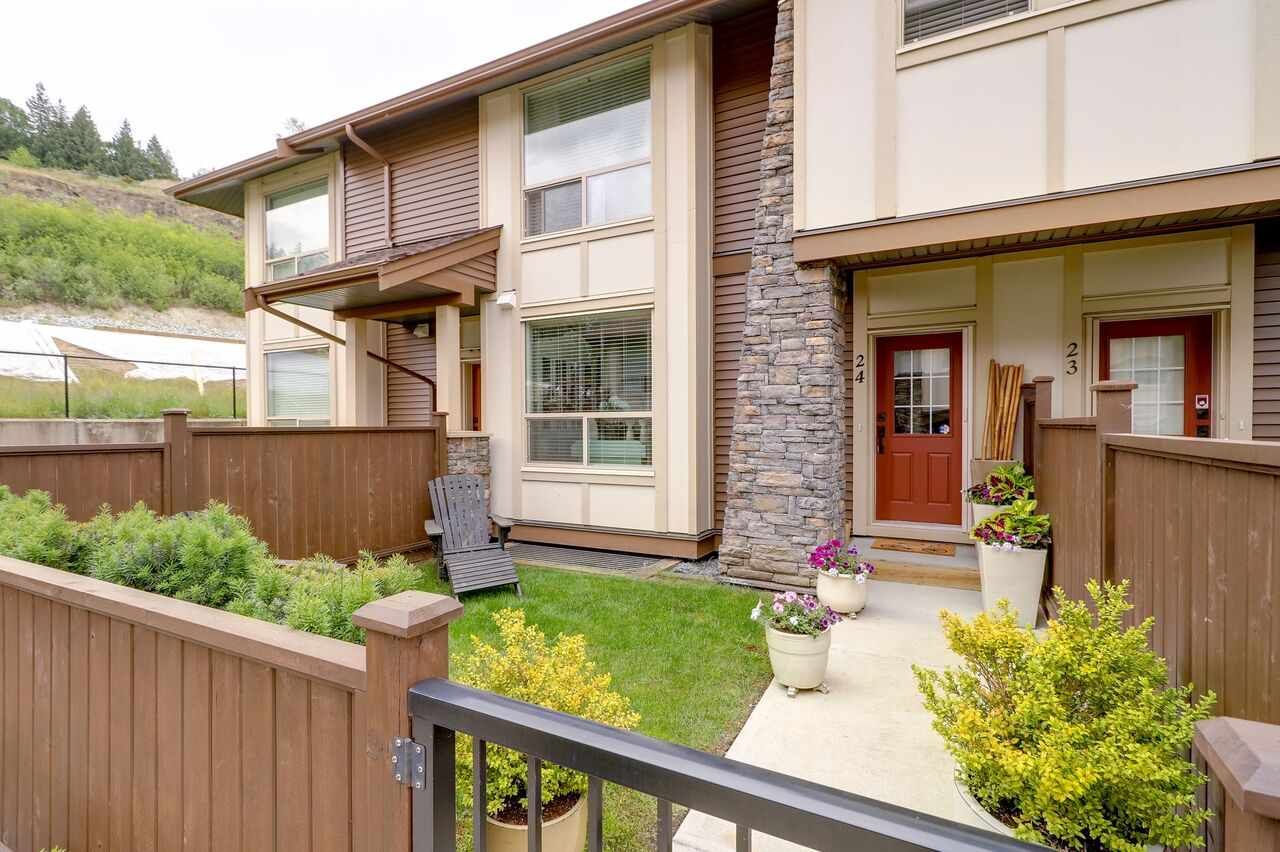 Main Photo: 24 10550 248 Street in Maple Ridge: Thornhill MR Townhouse for sale in "The Terraces" : MLS®# R2276283
