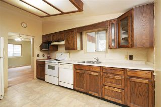 Photo 4: 701 DANVILLE Court in Coquitlam: Central Coquitlam House for sale : MLS®# R2410024