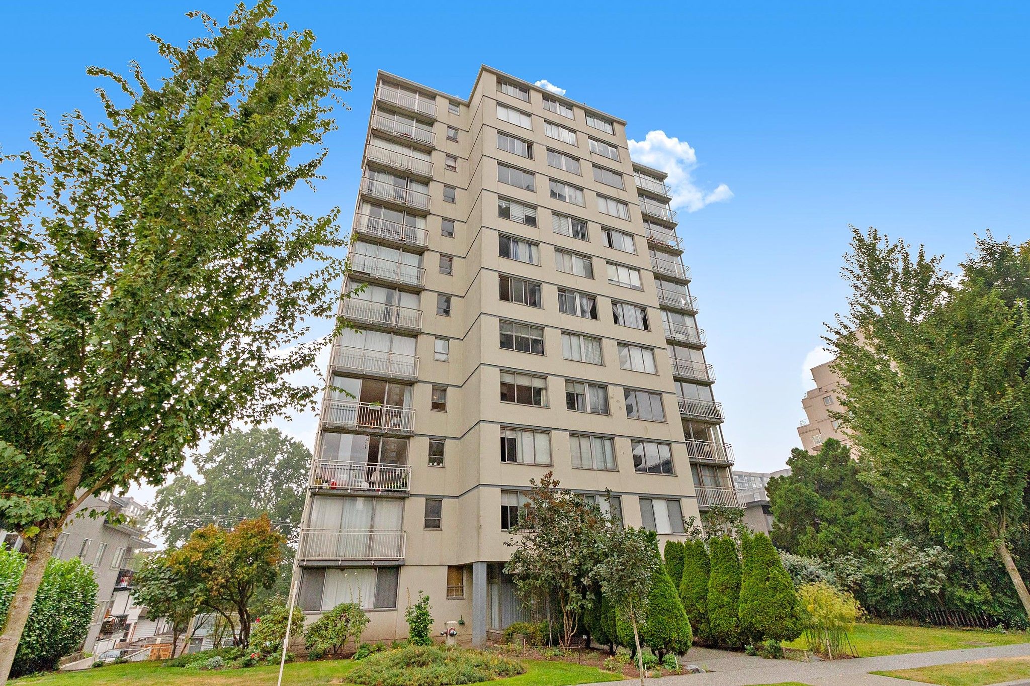 Main Photo: 406 1250 BURNABY Street in Vancouver: West End VW Condo for sale in "THE HORIZON" (Vancouver West)  : MLS®# R2500551