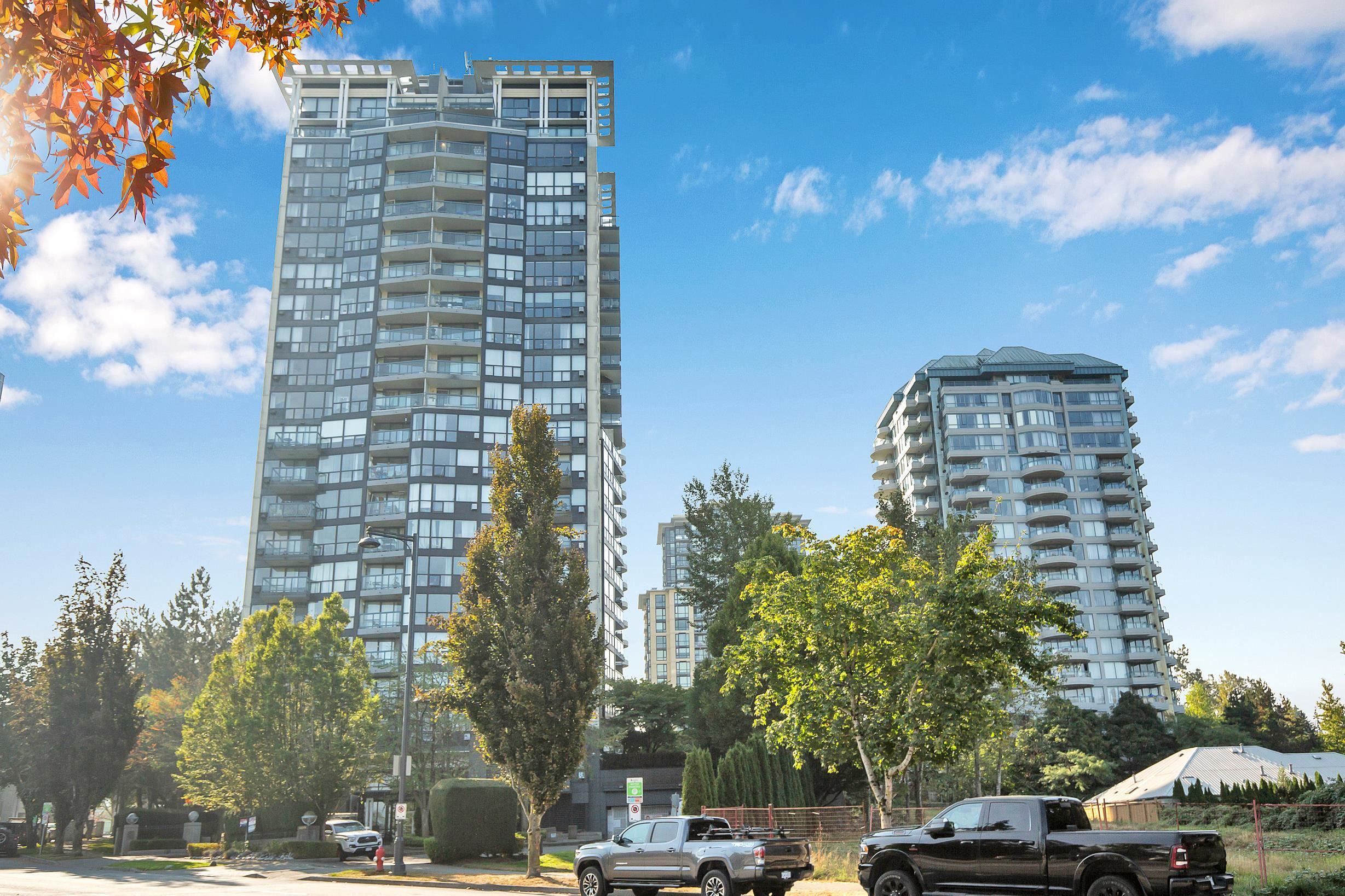 Main Photo: 2005 10899 UNIVERSITY Drive in Surrey: Whalley Condo for sale in "THE OBSERVATORY" (North Surrey)  : MLS®# R2762775