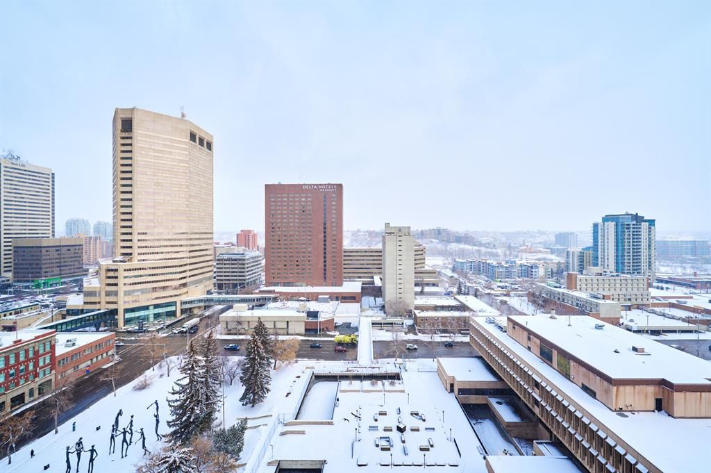 Main Photo: 1905 221 6 Avenue SE in Calgary: Downtown Commercial Core Apartment for sale : MLS®# A2035758